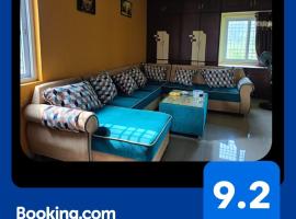 Duplex house homestay near Vijayawada, Tadepalli，位于维杰亚瓦达的度假短租房