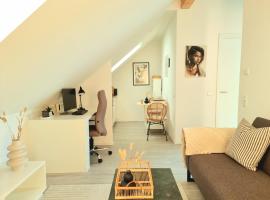 Homestay-Stylish, Zentral- Loft Apartment-Parking，位于因戈尔施塔特的低价酒店