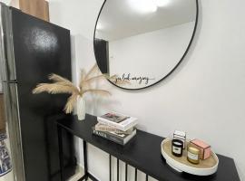 Myna Suite & Lenore at Alanis Residence Sepang, KLIA Homestay Apartment，位于雪邦的公寓
