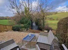 Riverbank Cottage, Dog Friendly. Swansea, Llanelli
