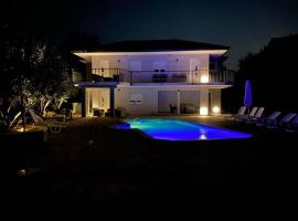 House Aronija with Swimming Pool，位于Grude的公寓