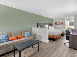 Quality Inn & Suites Orlando East - UCF Area，位于奥兰多的酒店