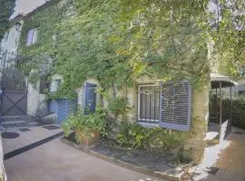 Appartement en pierre à proximité Lourmarin