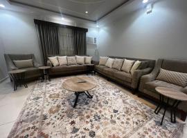 8 Luxury housing شقة فاخر，位于Al ‘Awālī的公寓