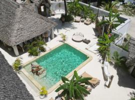 Olamanga Beach Villa，位于江比阿的海滩短租房