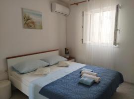 Rooms & studio OLD TOWN PAG，位于帕格的酒店