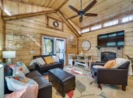 Hook, Line, and Sinker Retreat Fire Pit, Grill!，位于布罗肯鲍的酒店