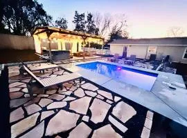 Manchaca Meadows - 4 Bedroom Villa