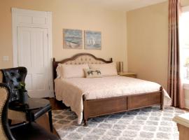 MayLi Place Luxury King Suite Downtown St Augustine，位于圣奥古斯丁的低价酒店