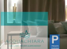 ACQUACHIARA ISEO Rooms & Breakfast ISEO center with garden and PARKING inside，位于伊塞奥的酒店