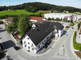 Fürstensteiner Hof，位于Fürstenstein的酒店