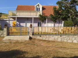 Rooms with a parking space Kijevo, Zagora - 22243，位于Kijevo的酒店