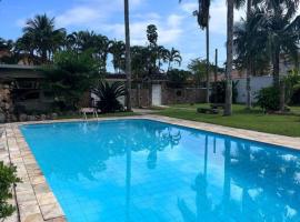 Villa Tavares - casa com piscina na praia da Lagoinha，位于乌巴图巴的度假屋