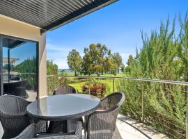 Villa Cristal Yarrawonga，位于亚勒旺加的酒店