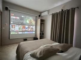 Appart Hotel Cinéma Perpignan，位于佩皮尼昂的酒店