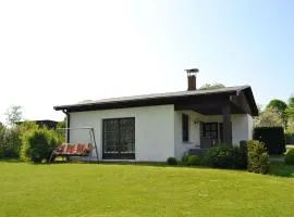 Ferienhaus am See auf großem Grundstück, Kaminofen