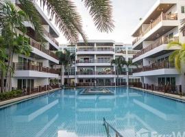 The Beach Palace，位于Ban Bo Khaem的自助式住宿