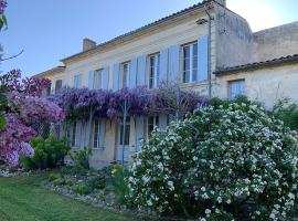 Maison JEROBOAM，位于圣埃斯泰夫的住宿加早餐旅馆