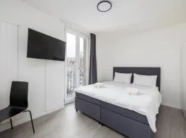 Urban Oasis with Queen Bed and View BE-49