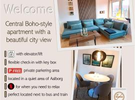 Central Nordic style apartment in Aalborg，位于奥尔堡的酒店