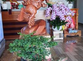 Khách sạn Hoàng Hảo，位于Ðưc Trọng的酒店