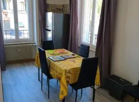 Appartement de 2 chambres avec vue sur la ville jardin clos et wifi a La Bourboule a 5 km des pistes