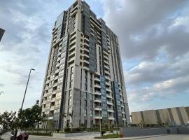 Luxury Hotel apartment one bedroom - Aeon Towers for families or individuals，位于Sheikh Zayed的酒店