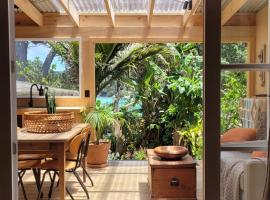The Bay Cottage - Located Directly Across the Road from 2 Swimming Beaches