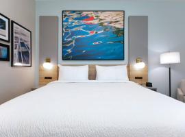 The Elm, a Ramada by Wyndham，位于Little Elm的酒店