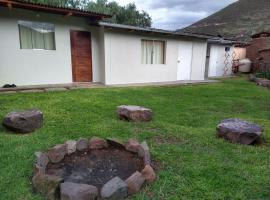 Casa con jardín y vista a las montañas Pisac，位于皮萨克的酒店