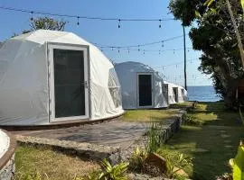 Glamping @ Pebbles & Fins
