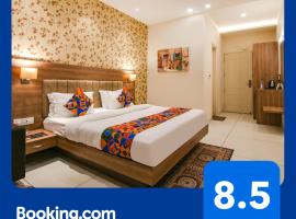 Hotel Florida -Manali Highway & 9 mins drive from Chandigarh University，位于克勒尔的酒店