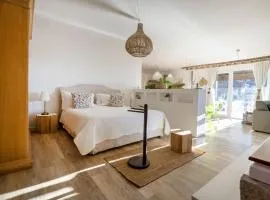 Suite in Villa Torto with pool