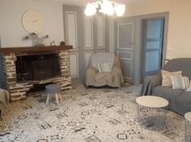 grand gîte à la campagne，位于Couvains的酒店