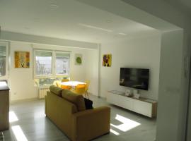 Apartamento JARDIN DELUZ, con Wifi y Parking privado gratis，位于桑坦德坎塔布里亚大学附近的酒店
