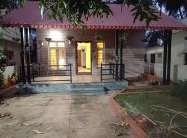 Krishna Kuteeram Homestay，位于Munirābād的酒店