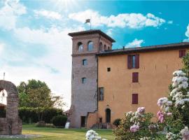 Palazzo delle Biscie - Old Tower & Village，位于莫利内拉的酒店