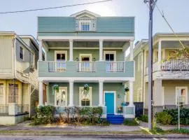 ☆Historic Living•2 Separate Spaces•Downtown•Walk to Forsyth Park•Private Patio/Porch☆