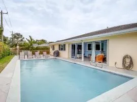 Bright Fort Myers Home with Pool - 9 Mi to Beach!
