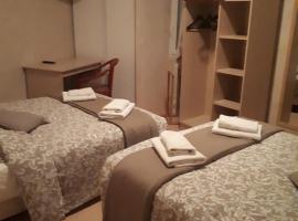 HOTEL RESTAURANT LE CENTRE，位于Comblanchien的酒店