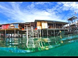 领域潜水员水肺潜水和休闲旅馆，位于Pulau Mabul 的旅馆