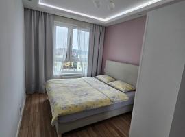 Nowy apartament przy ulicy Kurpiowskiej blisko centrum miasta，位于谢德尔采的度假短租房