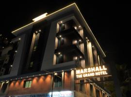 Marshall The Grand Hotel，位于艾哈迈达巴德Paldi的酒店
