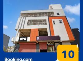 OYO Flagship 81411 Hotel Vip Grand，位于新德里DTC Depot附近的酒店