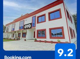 SPOT ON Abhinandan Hotel And Restaurant，位于Pratāpgarh的酒店