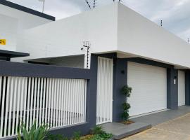 Essence Lifestyle Self-Catering Accommodation - Academia，位于温特和克的酒店