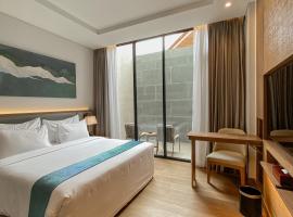 Marianna Resort And Convention Tuktuk - Samosir, Marclan Collection，位于图克图克的带泳池的酒店