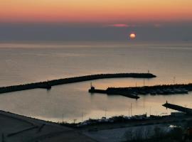 Seaview Residence，位于康斯坦察的自助式住宿