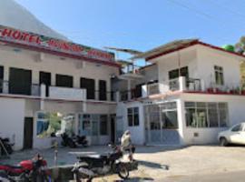 Hotel Mount Inn Badrinath Marg , Birahi , Chamoli，位于Chamoli的酒店