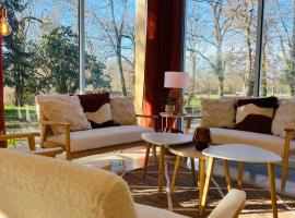 莱斯布罗塞勒斯汽车旅馆，位于Mesves-sur-Loire的酒店